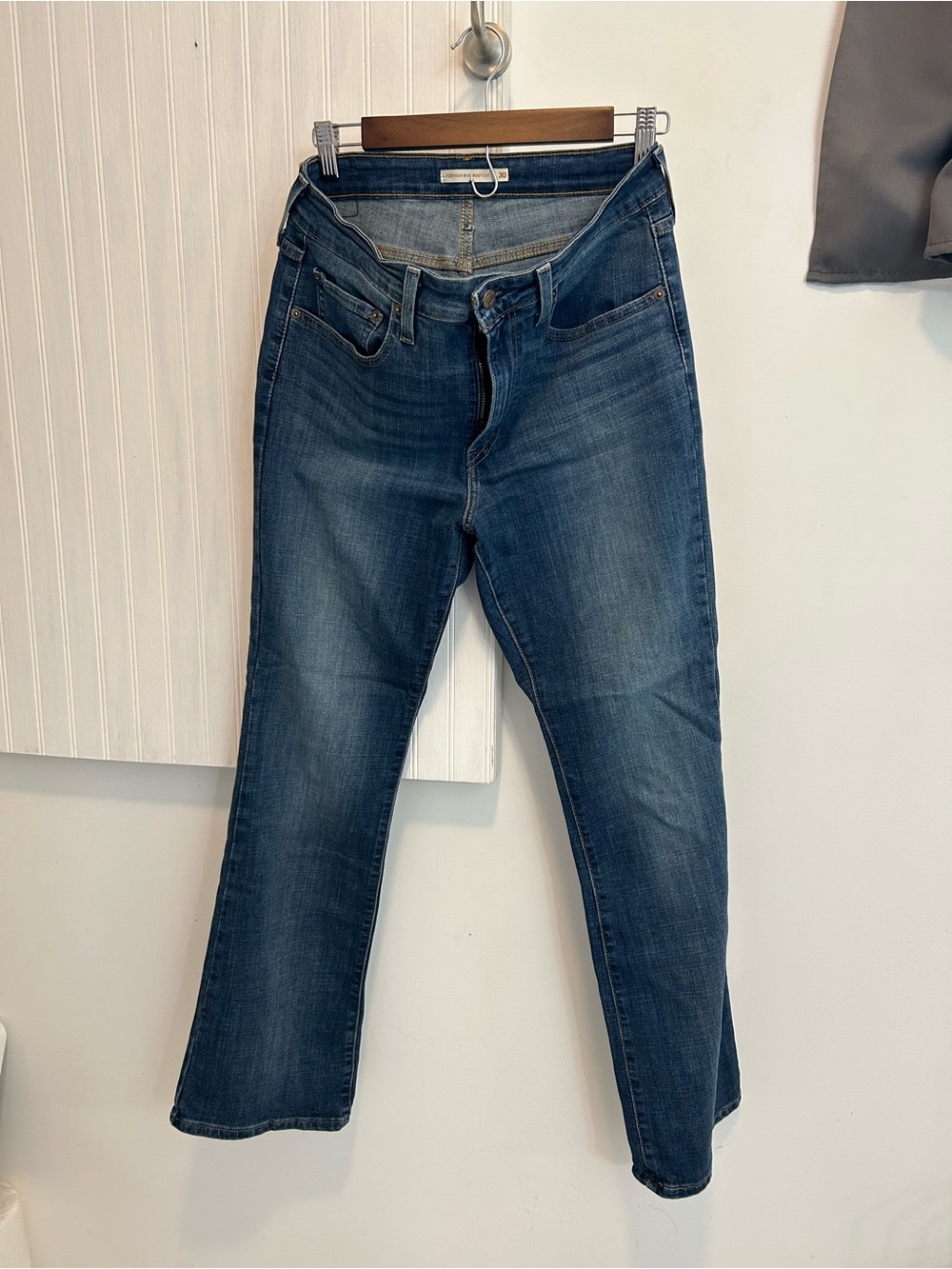 Levi's Indigo Straight-Leg Women's Jeans